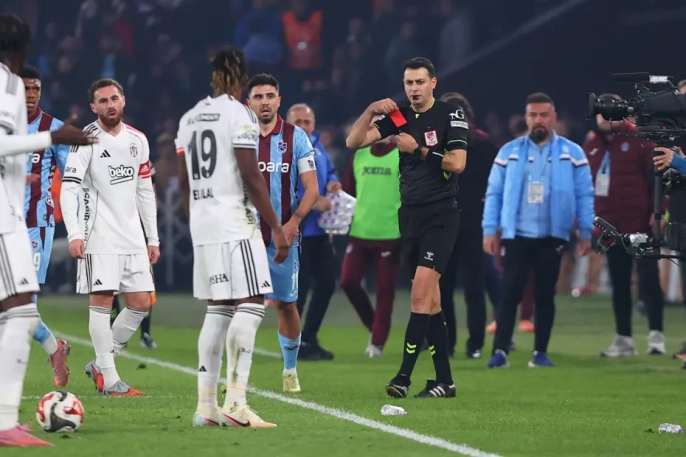 PFDK'dan şok cezalar: El Bilal Toure'ye 2 maç yasak, Beşiktaş ve Trabzonspor'a ağır para cezaları