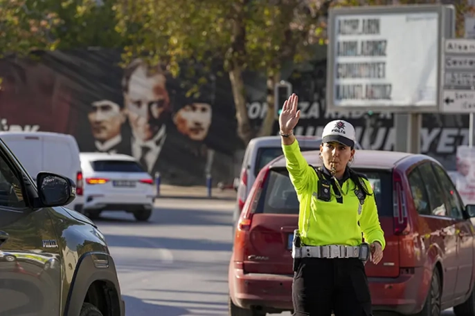 Polis denetiminde ceza kapıda! Aracınızda bu 9 eşya yoksa dikkat!