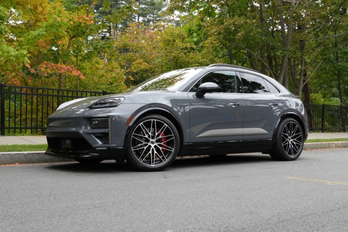 Porsche Macan Turbo elektrikli versiyonu ile dikkat çekiyor