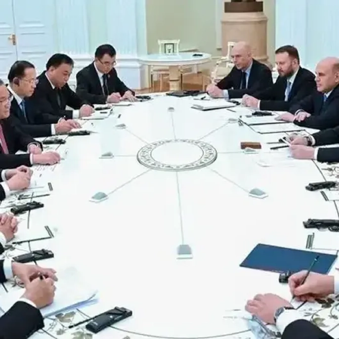 Putin ve Li Quang buluştu: Dünya dengelerini sarsacak hamle!
