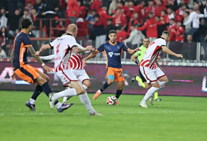 Samsunspor evinde Başakşehir'e boyun eğdi: 2-0