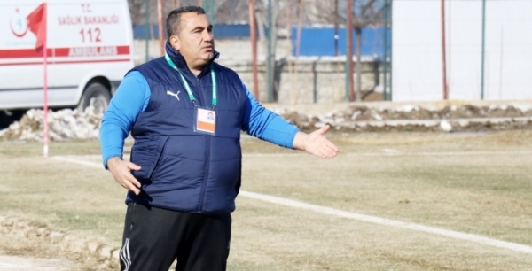 1922 Akşehirspor’da şok ayrılık! Niyazi Kart ile yollar resmen ayrıldı