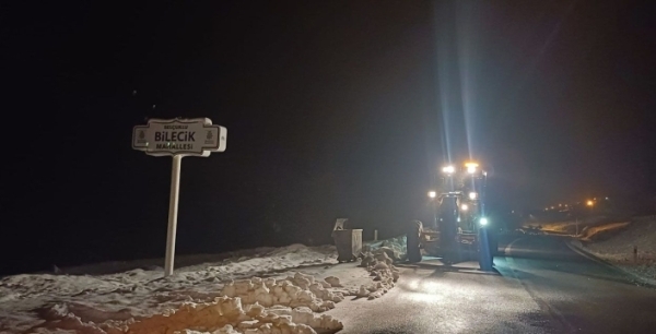 AKOM’da kar mesaisi: 7 ilçede daha yollar açıldı