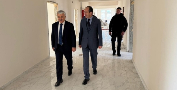 Akşehir Kaymakamı yeni Müftülük binasında çalışmaları yerinde inceledi