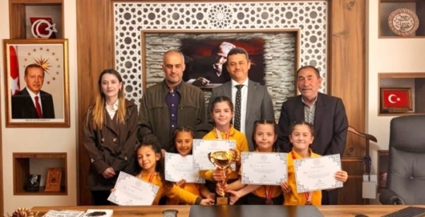 Başarılı minik sporcular ödüllendirildi