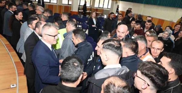 Başkan Ustaoğlu personeliyle bayramlaştı: “Biz Büyük Bir Aileyiz”