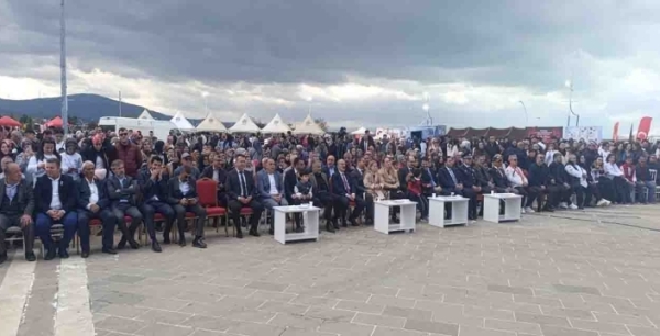 Beyşehir'de 23 Nisan coşkusuyla gastronomi ve kültür festivali başladı