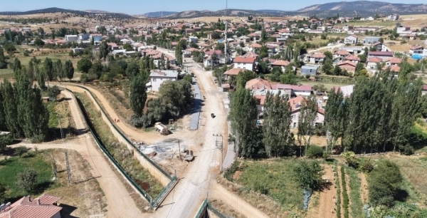Beyşehir'de mahalle yollarına neşter vuruluyor