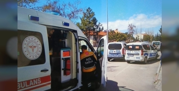 Beyşehir'de otomobilin çarptığı 8 yaşındaki çocuk hastaneye kaldırıldı