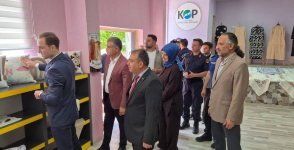 Derebucak’ta kursiyerler bir yıllık emeklerini görücüye çıkardı