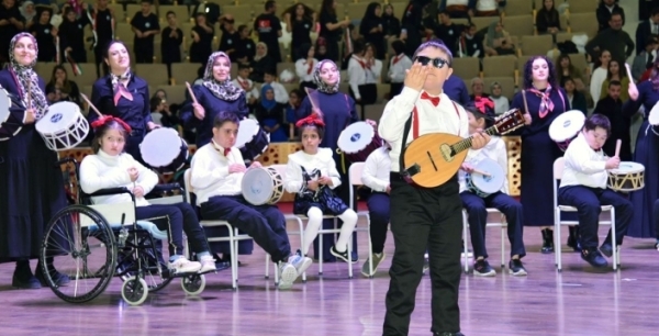 Dünya Engelliler Günü’nde engellilerden muhteşem gösteri