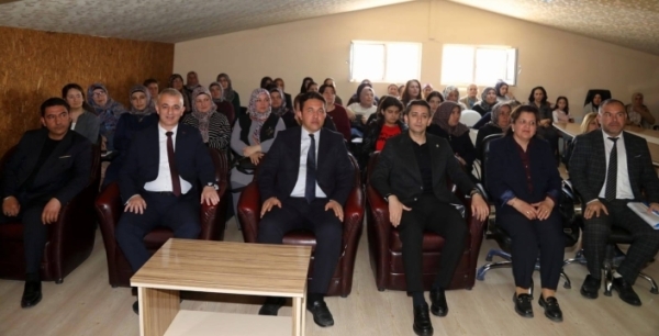 Kadın çiftçilere ‘Kartopu yem karpuzu’ eğitimi: Alternatif yem bitkisi anlatıldı