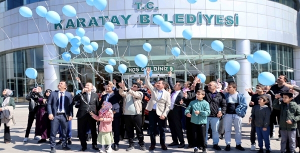 Karatay’da otizm farkındalığı: Mavi balonlar gökyüzüne yükseldi