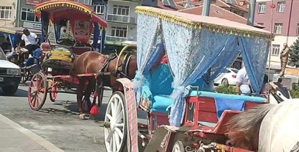 Konya'da 'Fayton' geleneği halen devam ettiriliyor