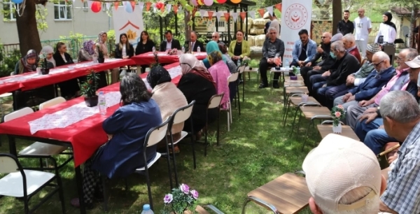 Konya’da huzurevinden dualarla hacca uğurlama