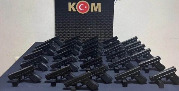 Konya’da nefes kesen operasyon: Kargo kolilerinden cephanelik çıktı