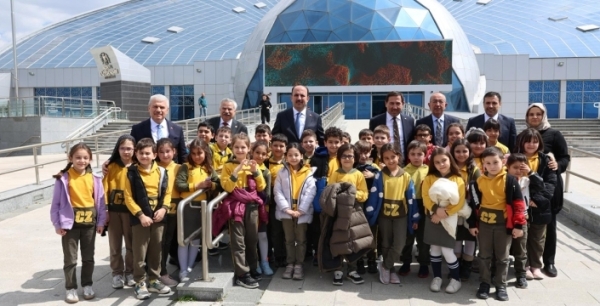 Konya protokolü bilim merkezinde: Öğrencilerle buluşma dikkat çekti
