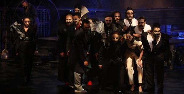 Konya Şehir Tiyatrosu’na büyük onur: “V. Frank” yılın oyunu seçildi