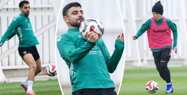 Konyaspor U-19 takım oyuncularıyla antrenman yaptı
