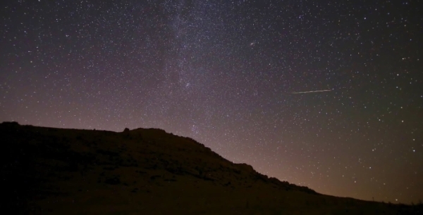 Meteor yağmuru gökyüzünü aydınlattı