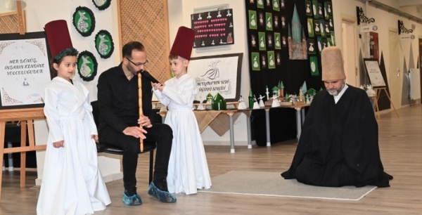 Mevlâna’nın vuslatı Sarayönü’nde minik gönüllerde yaşatıldı