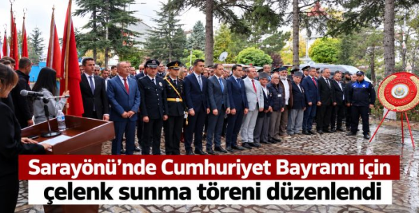 Sarayönü’nde Cumhuriyet Bayramı için çelenk sunma töreni düzenlendi