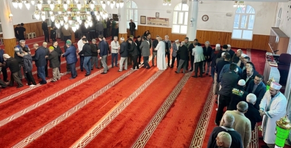 Sarayönü’nde protokol ve vatandaşlar Çarşı Camiinde bayramlaştı