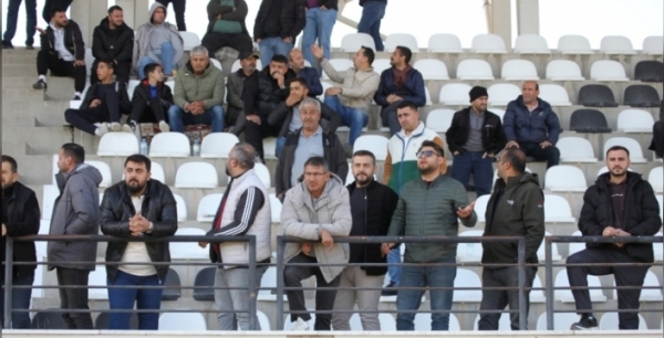 Sarayönü taraftarları deplasmanda takımı yalnız bırakmadı