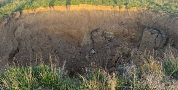 Seydişehir’de oluşan obruk bölgede tedirginlik oluşturdu