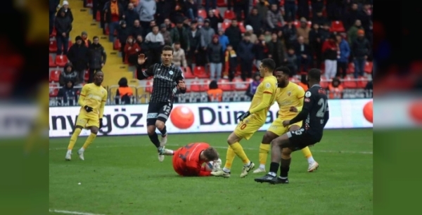 Süper Lig'de nefesler kesilecek: Konyaspor ve Kayserispor 3 puan için kozlarını paylaşıyor!