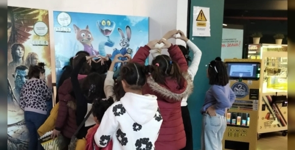 Yurt çocukları için karne hediyesi