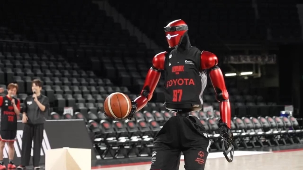 Toyota’nın Basketbol Robotu CUE7 Gelişimiyle Dikkat Çekiyor Video Haber