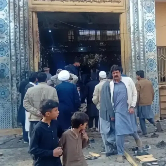 Şiilere ait camiye Cuma namazında kanlı intihar saldırısı: 24 ölü, 100'den fazla yaralı