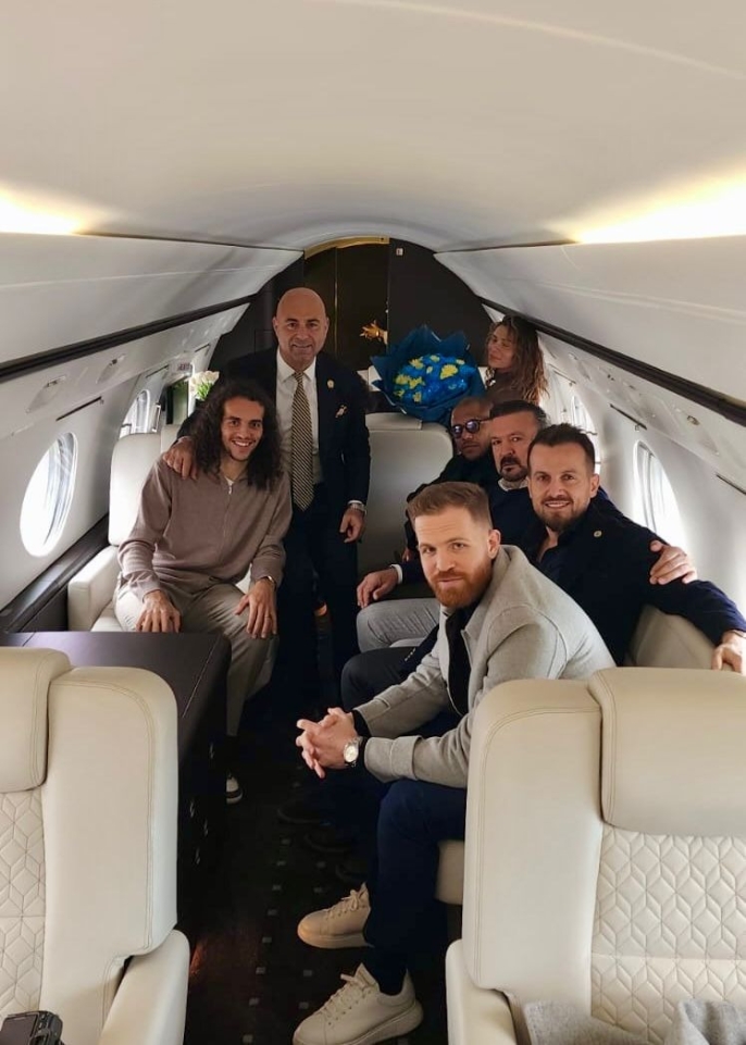 Şok Transfer: Fenerbahçe'nin Yeni Yıldızı Guendouzi İstanbul'da! Galatasaray Maçı İçin Sürpriz Talep - 1