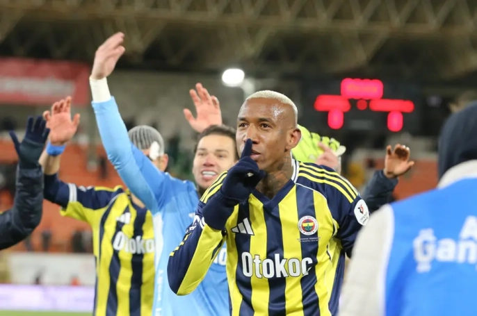 Spor dünyası 22 Ocak 2026'da nefesleri kesti: Fenerbahçe Avrupa'da, Zeynep Sönmez tarihe geçti, Galatasaray iddialı!
