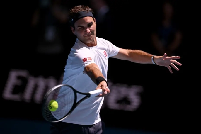 Tenis efsanesi Federer, 3 yıl sonra kortlara döndü: Seyircileri büyüledi!