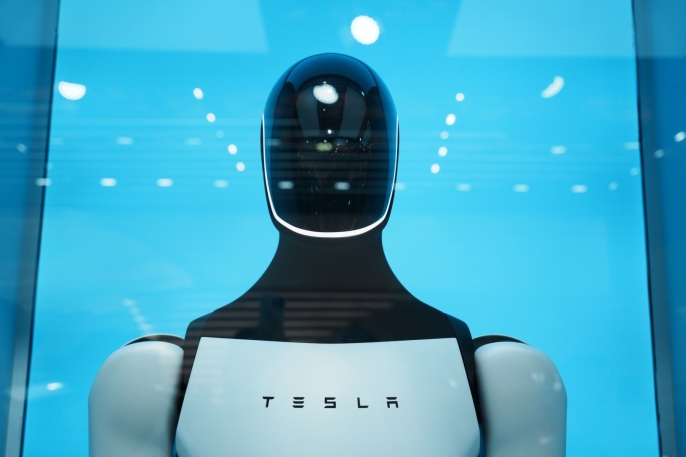 Tesla, Optimus robot üretimine California'da başladı