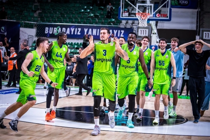 Tofaş, son saniye basketiyle galip geldi