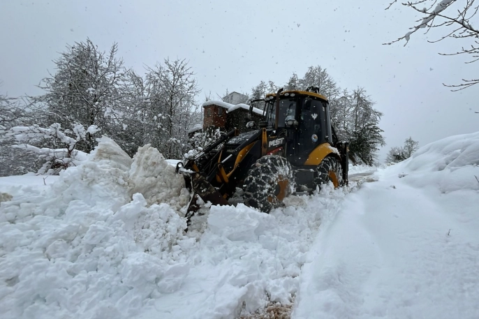 Trabzon'da kar temizlendi, tüm mahalle yolları açıldı