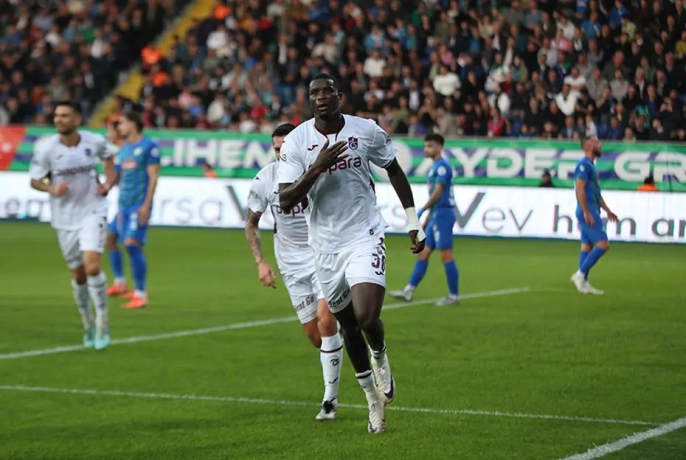 Trabzonspor-Çaykur Rizespor maçında deplasman taraftarı yok, Galatasaraylılar ise tribünde!