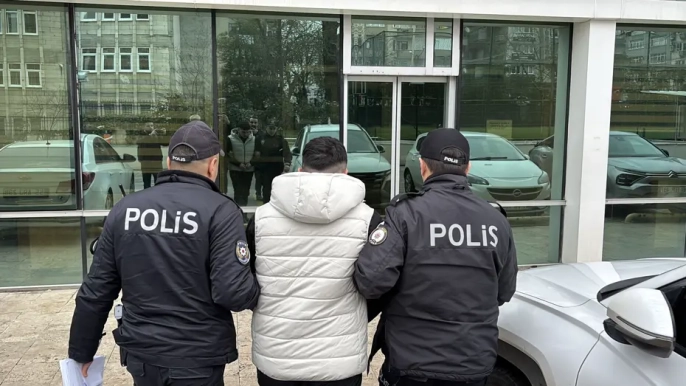 Trabzonspor otobüsüne taşlı saldırı! 6 taraftar gözaltında, 5'i adliyeye sevk edildi