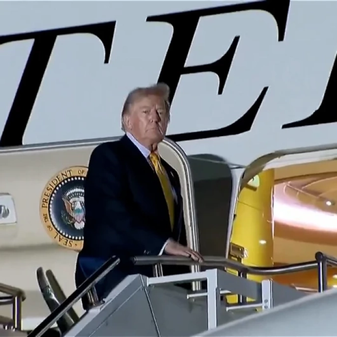 Trump, eski Air Force One ile seyahat etti: Sosyal medyadan açıkladı