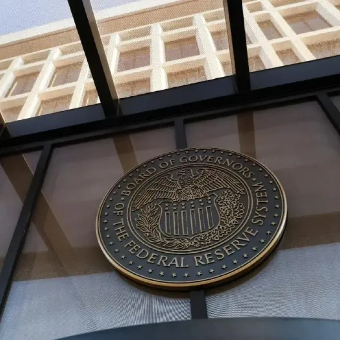 Trump, Fed Başkanı Powell'ı eleştirdi: Hemen faizleri düşürmeli