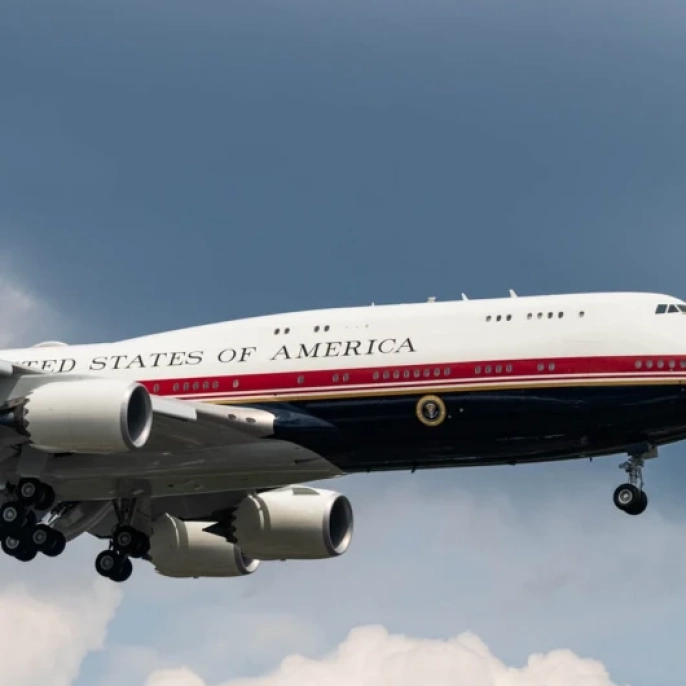 Trump'ın Ankara yolculuğu, binlerce gözle izlendi: Flightradar'da rekor takip!