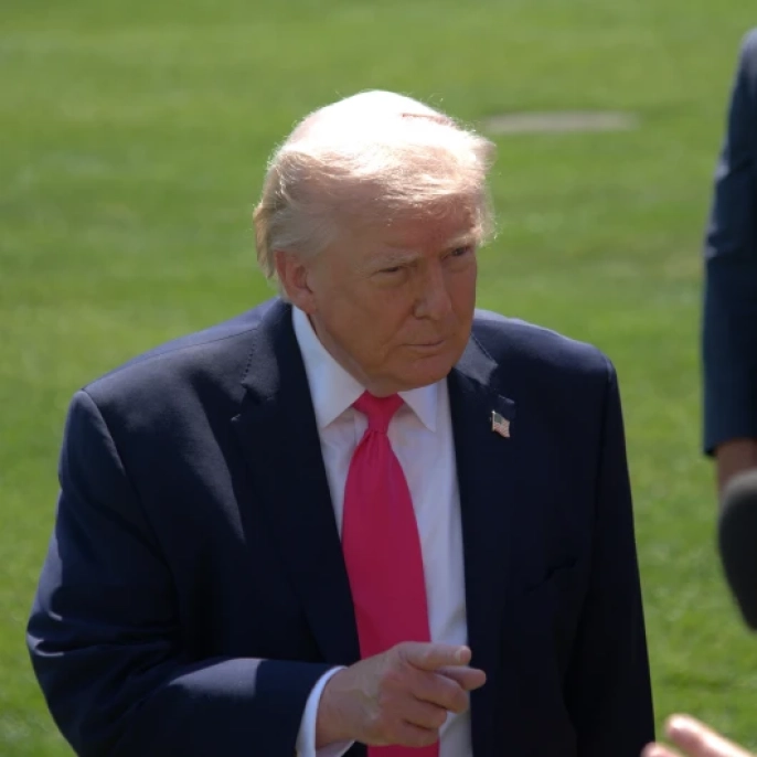 Trump: İran'la anlaşma yolunda büyük adımlar atıyoruz