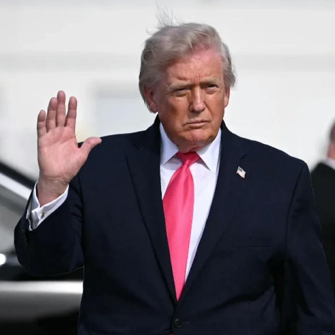 Trump'tan Hürmüz'de şaşırtan hamle: 'Özgürlük Projesi' ile mahsur kalan gemiler kurtarılıyor