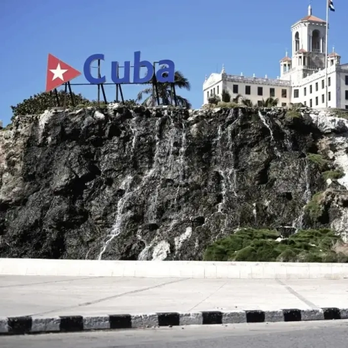 Trump'tan Küba'ya tarihi tehdit: '50 yıldır bu anı bekliyorum, yakında düşecekler!