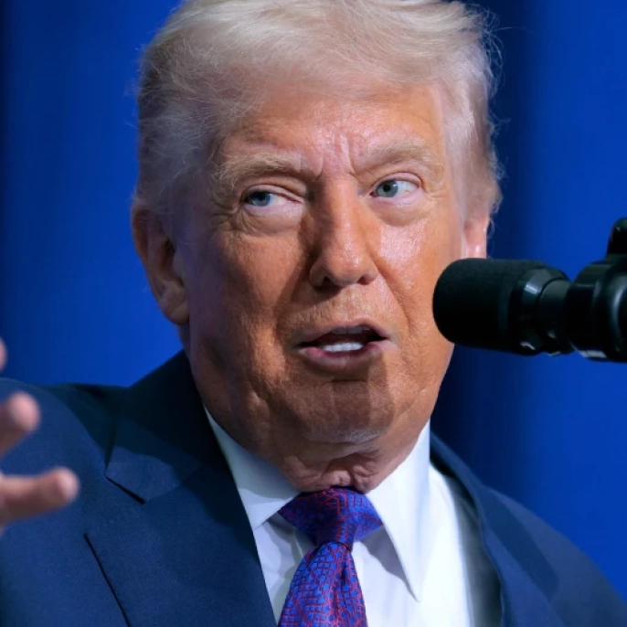 Trump'tan Papa Leo'ya sert eleştiriler: Kendine çeki düzen vermeli