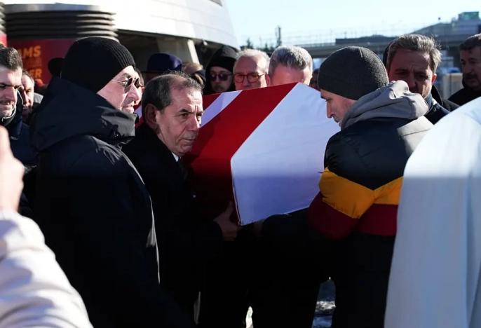 Türk futbolunun duayen ismi Gökmen Özdenak son yolculuğuna uğurlandı