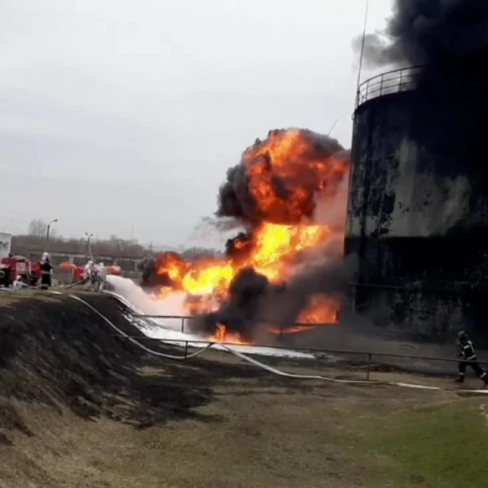Ukrayna’dan Rusya’ya tarihi darbe: Bin 500 km ötedeki petrol tesisi İHA ile vuruldu